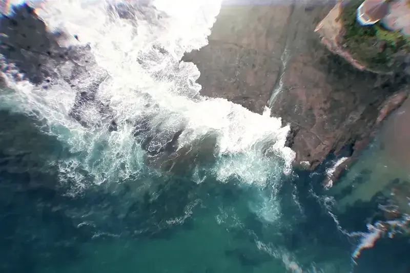 A blue and green wave